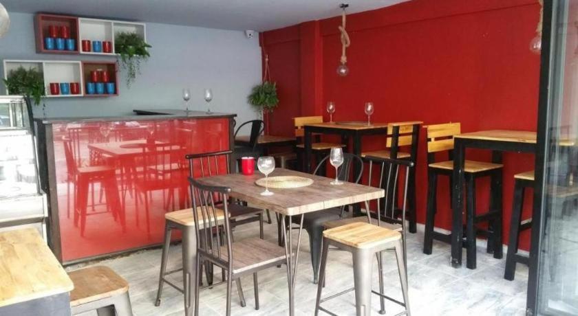 Anchor Boutique House Hotel Patong Екстериор снимка